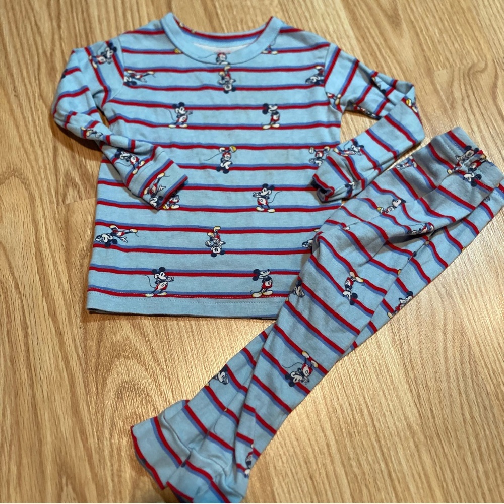 Baby Gap Mickey‎ Mouse 2 piece pajamas 18-24 months